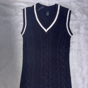 Black Sleeveless Cable Knit Sweater